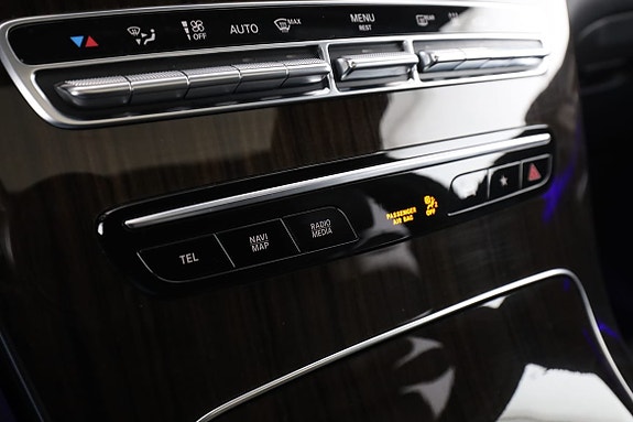 Mercedes-Benz GLC300 e 26 of 30