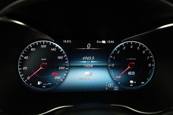 Mercedes-Benz GLC300 e 20 of 30