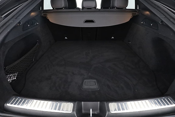 Mercedes-Benz GLC300 e 18 of 30