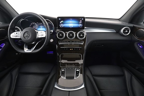 Mercedes-Benz GLC300 e 13 of 30