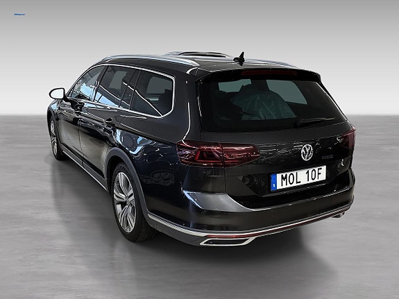 Volkswagen Passat Alltrack 7 of 12