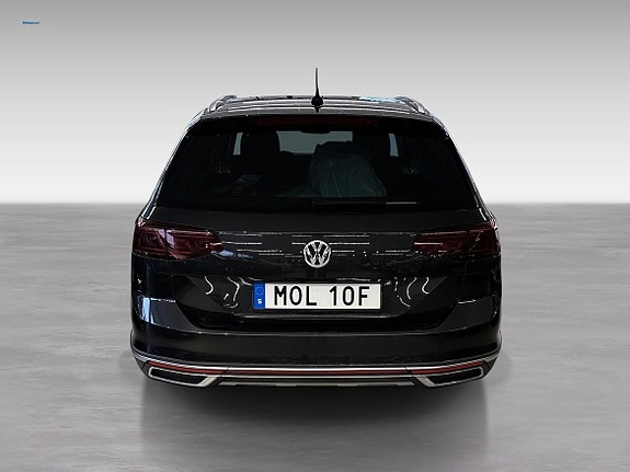 Volkswagen Passat Alltrack 6 of 12