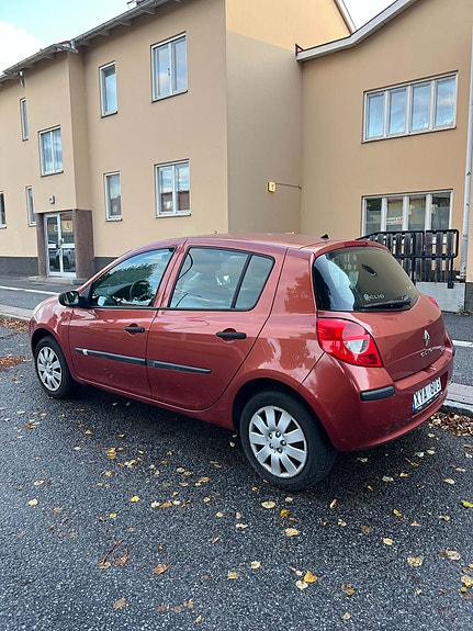 Renault Clio 2 of 5