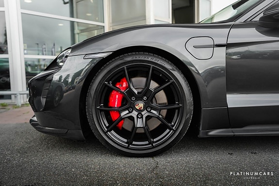 Porsche Taycan GTS 6 of 28