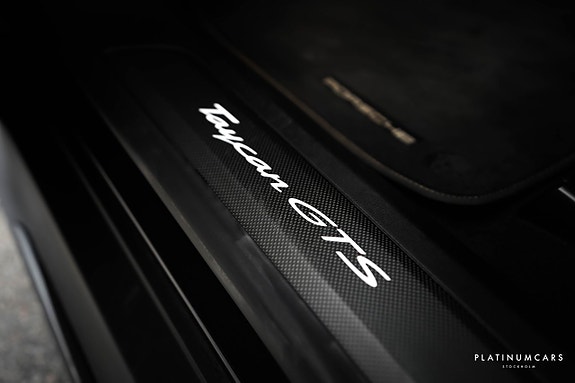 Porsche Taycan GTS 18 of 28