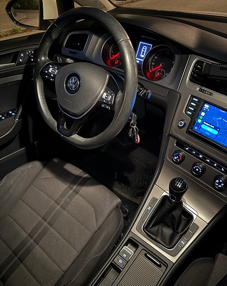 Volkswagen Golf VII 3 of 6