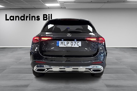 Mercedes-Benz GLC300 de 5 of 19