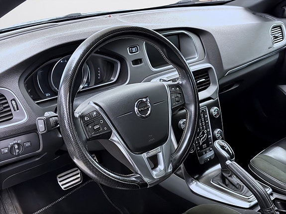 Volvo V40 8 of 17