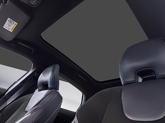 Volvo V40 13 of 17
