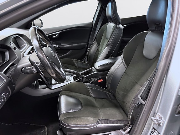 Volvo V40 7 of 17
