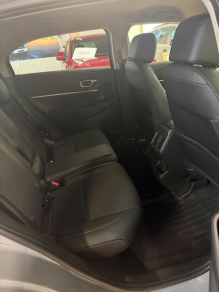 Honda HR-V 9 of 17