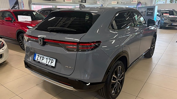 Honda HR-V 3 of 17