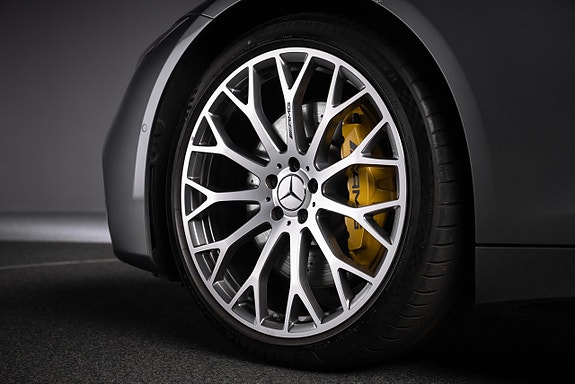 Mercedes-Benz SL63 6 of 19