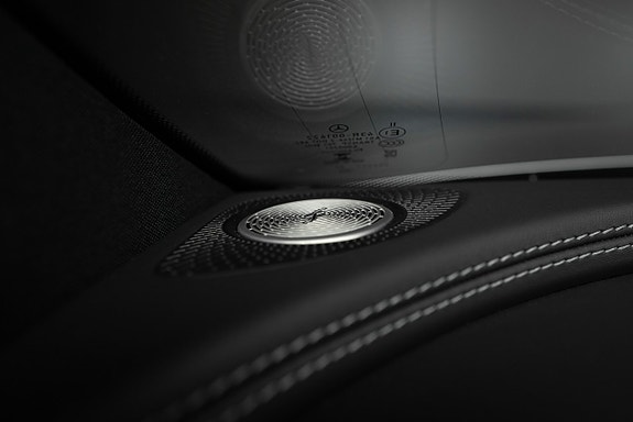 Mercedes-Benz SL63 11 of 19