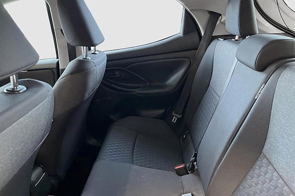 Toyota Yaris 10 of 14