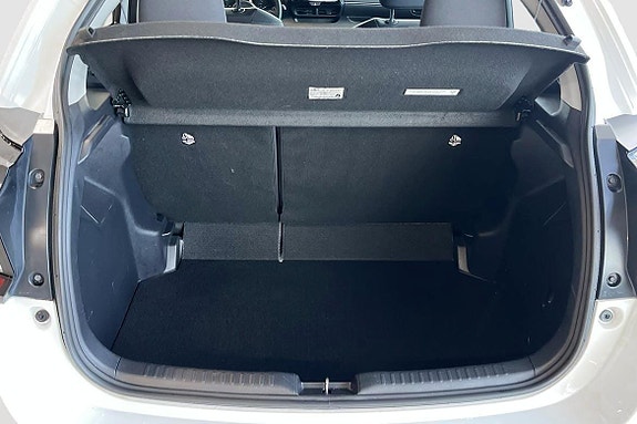 Toyota Yaris 13 of 14