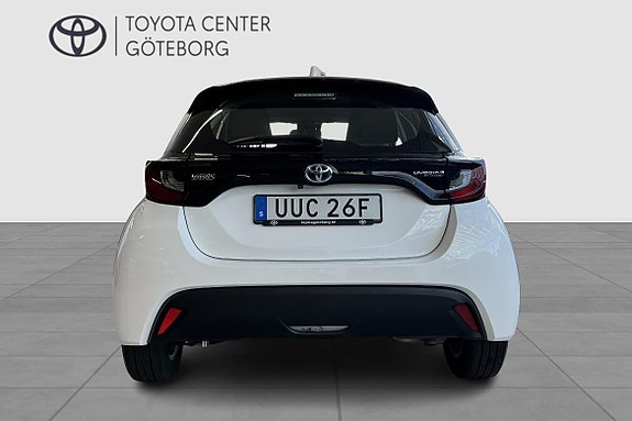 Toyota Yaris 7 of 14
