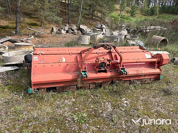Betesputs  Kverneland FXJ 300 3 of 18