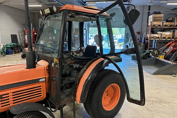 KUBOTA L 2550 DT ink. plog, spridare, sopaggregat 10 of 27