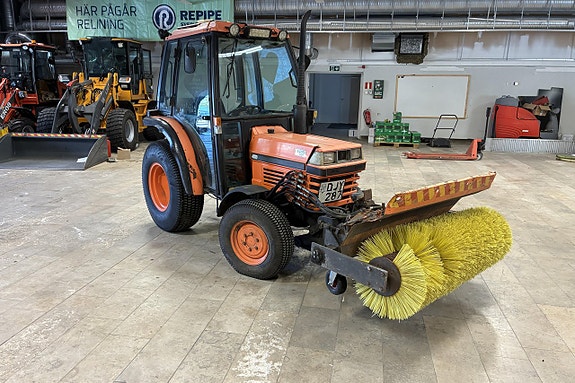 KUBOTA L 2550 DT ink. plog, spridare, sopaggregat 2 of 27
