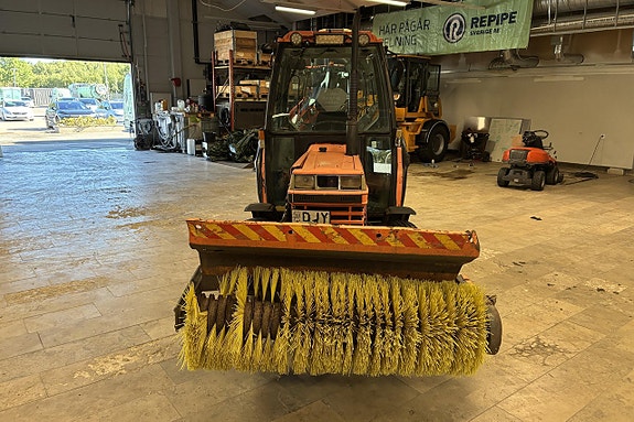 KUBOTA L 2550 DT ink. plog, spridare, sopaggregat 6 of 27