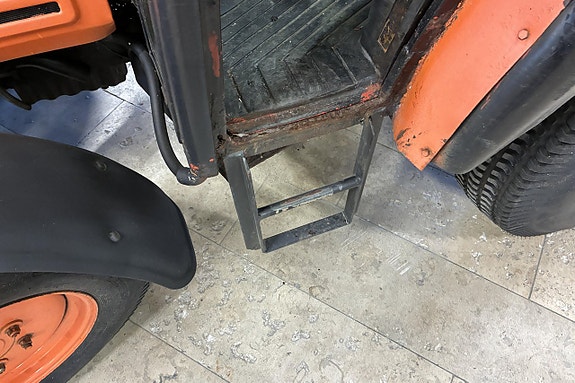 KUBOTA L 2550 DT ink. plog, spridare, sopaggregat 11 of 27