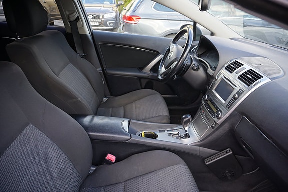 Toyota Avensis 6 of 6