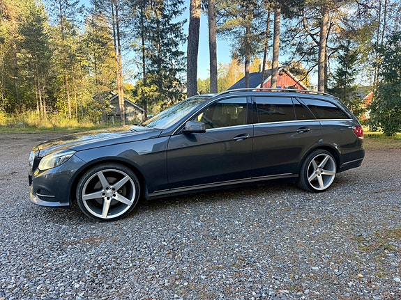 Mercedes-Benz E250 2 of 11