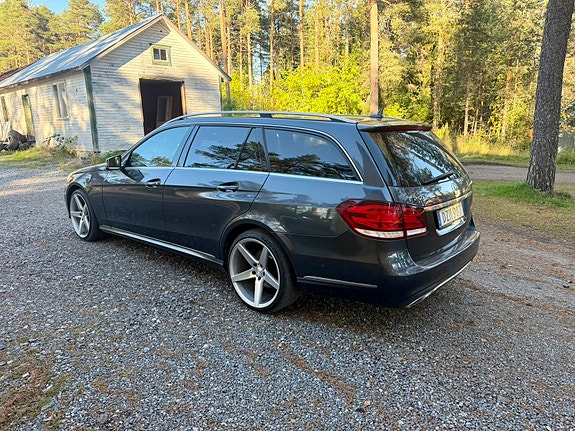 Mercedes-Benz E250 3 of 11