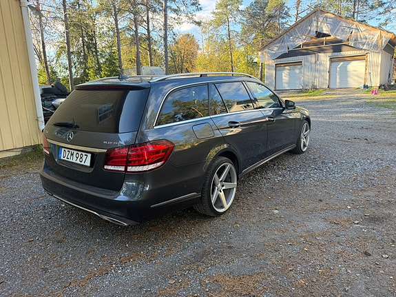 Mercedes-Benz E250 5 of 11