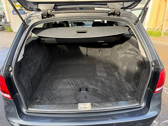 Mercedes-Benz E250 10 of 11