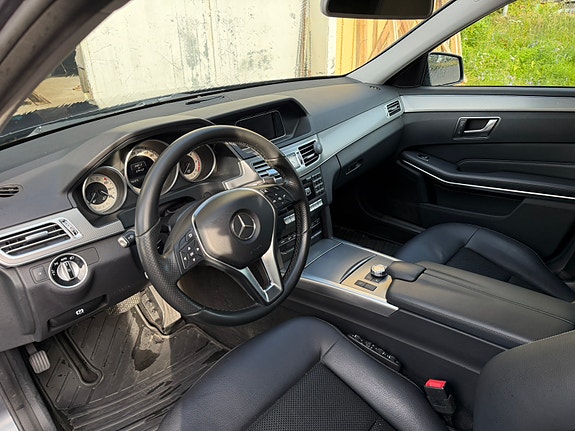 Mercedes-Benz E250 6 of 11