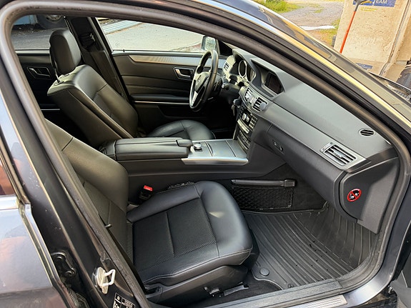 Mercedes-Benz E250 7 of 11