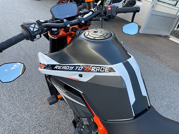 KTM 890 Duke R Fullutrustad 8 of 8