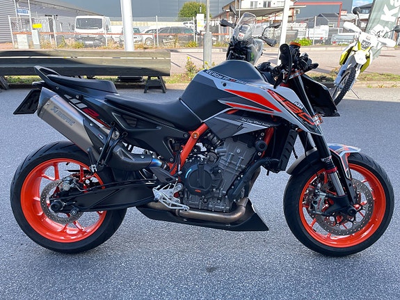 KTM 890 Duke R Fullutrustad 2 of 8