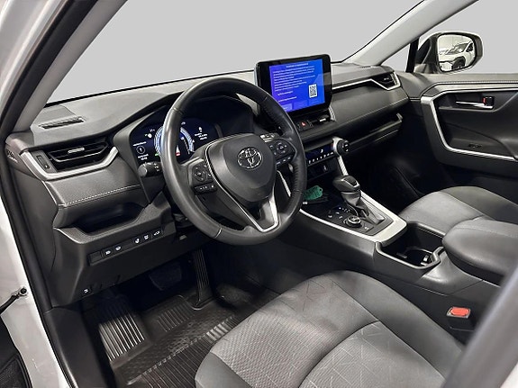 Toyota RAV4 14 of 19