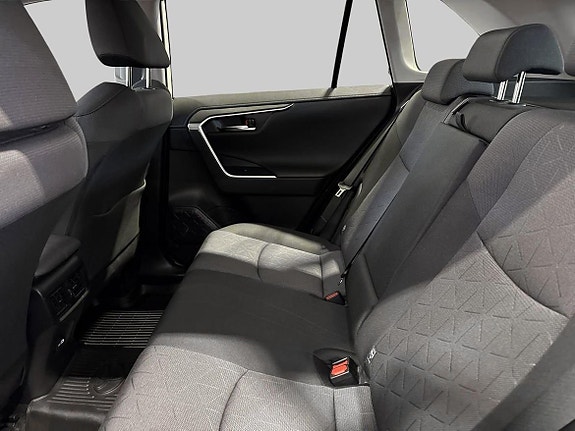 Toyota RAV4 11 of 19