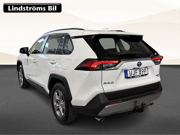 Toyota RAV4 4 of 19