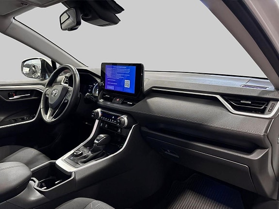 Toyota RAV4 10 of 19