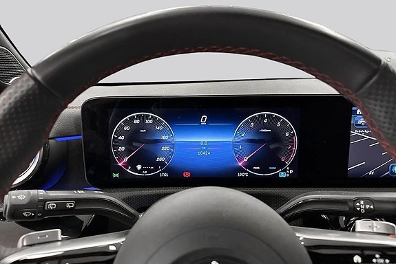 Mercedes-Benz CLA200 10 of 18
