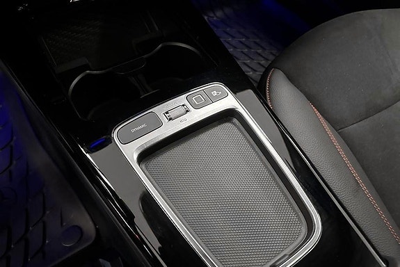 Mercedes-Benz CLA200 12 of 18