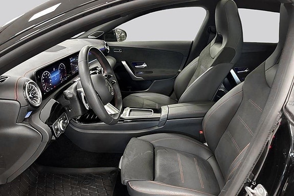 Mercedes-Benz CLA200 8 of 18