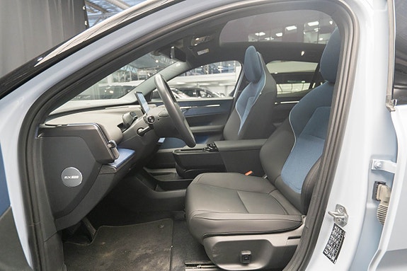 Volvo EX30 17 of 23