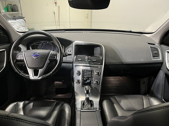 Volvo XC60 12 of 21