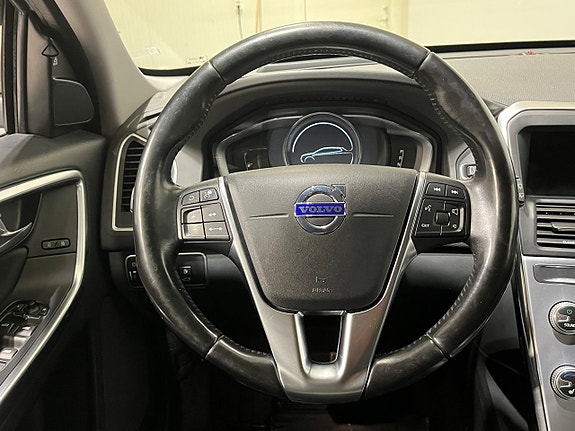 Volvo XC60 13 of 21