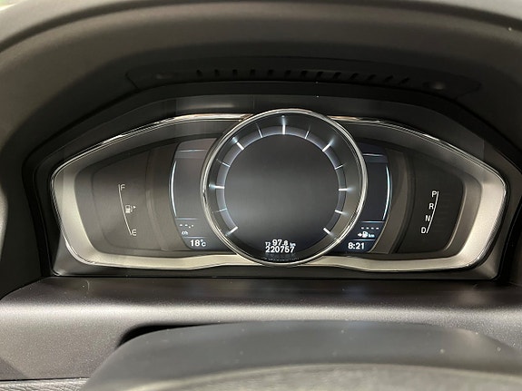 Volvo XC60 14 of 21