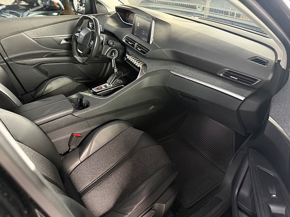 Peugeot 3008 9 of 13