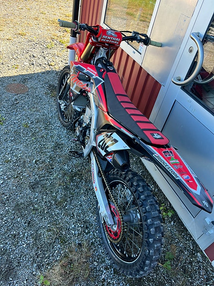 Honda CRF450 6 of 13