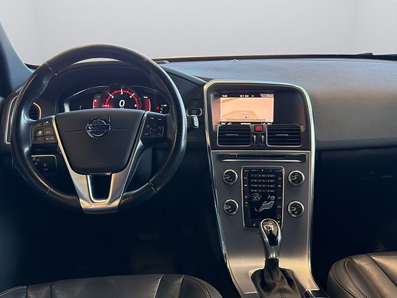 Volvo XC60 14 of 23
