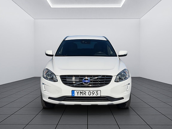 Volvo XC60 8 of 23